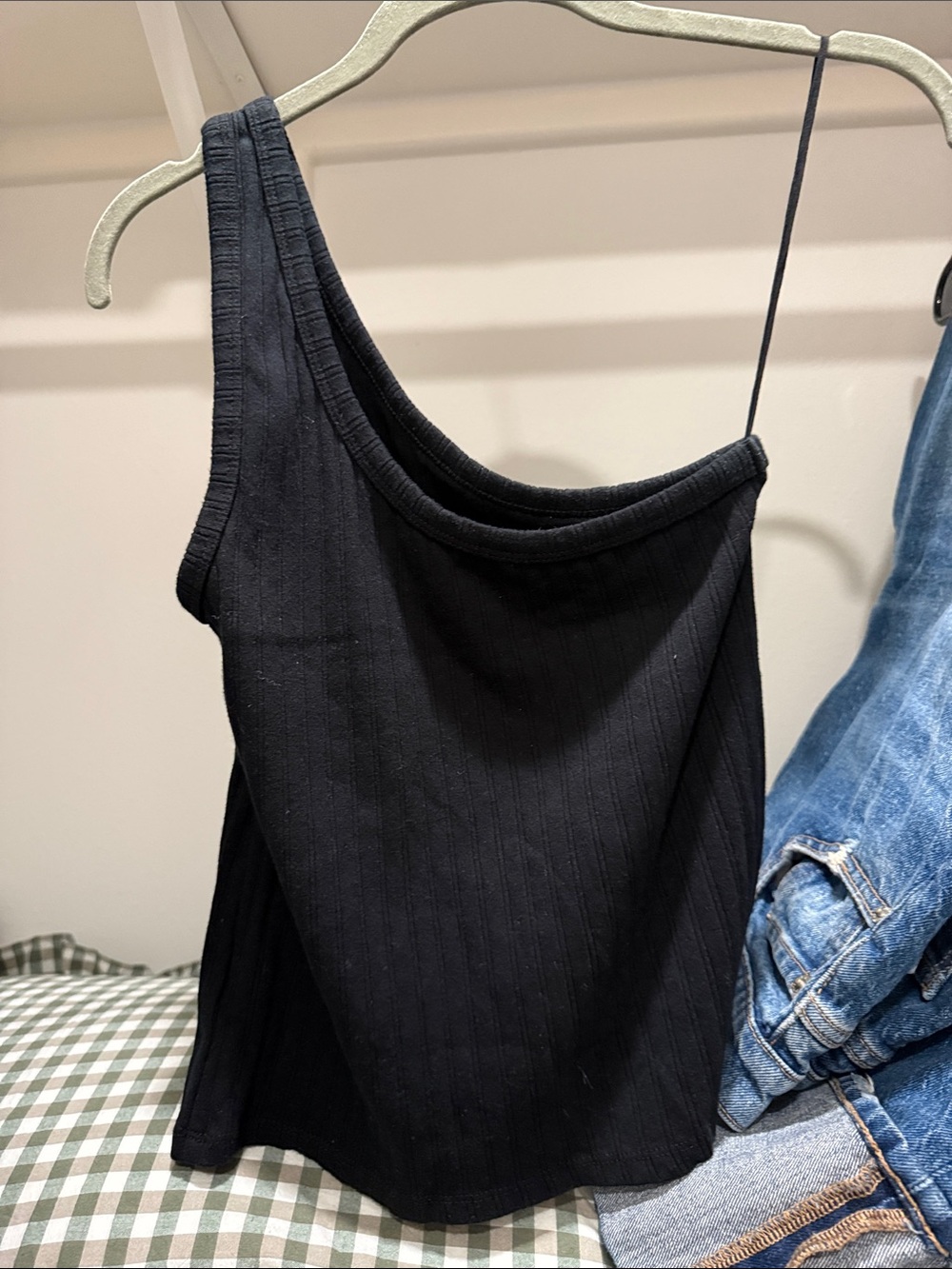 American Eagle Outfitters Black One-Shoulder Ribbed Tank